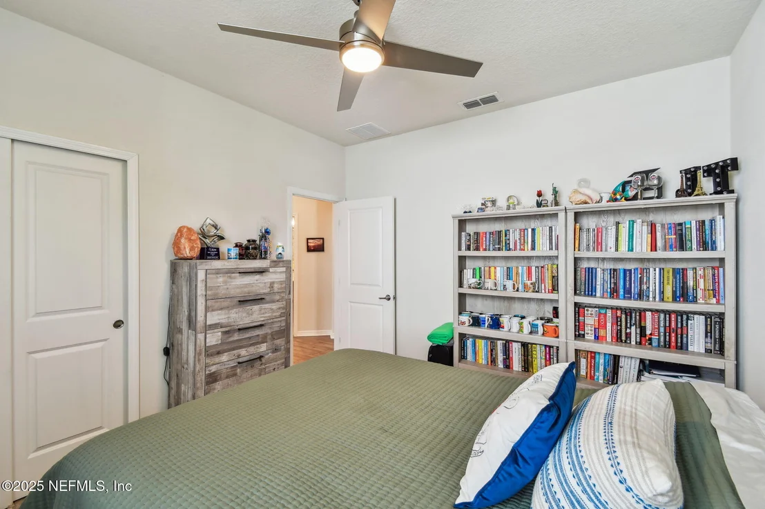 Photo of 182 MYRTLE OAK Court