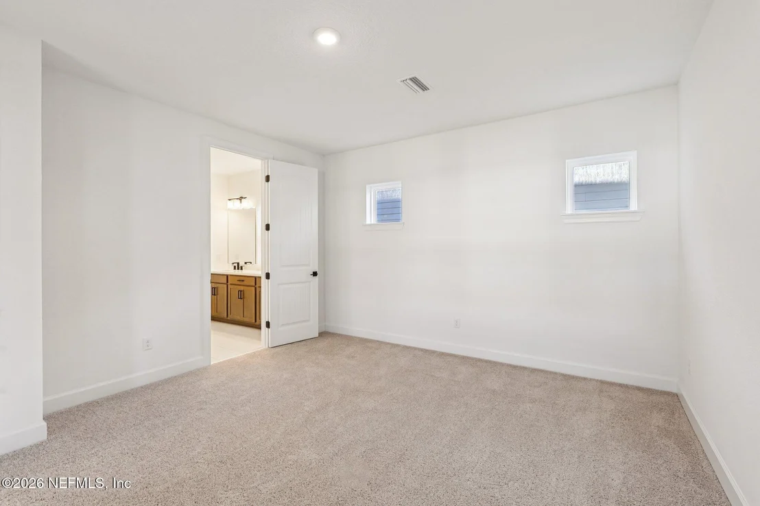 Photo of 17 JAMESTOWN Court