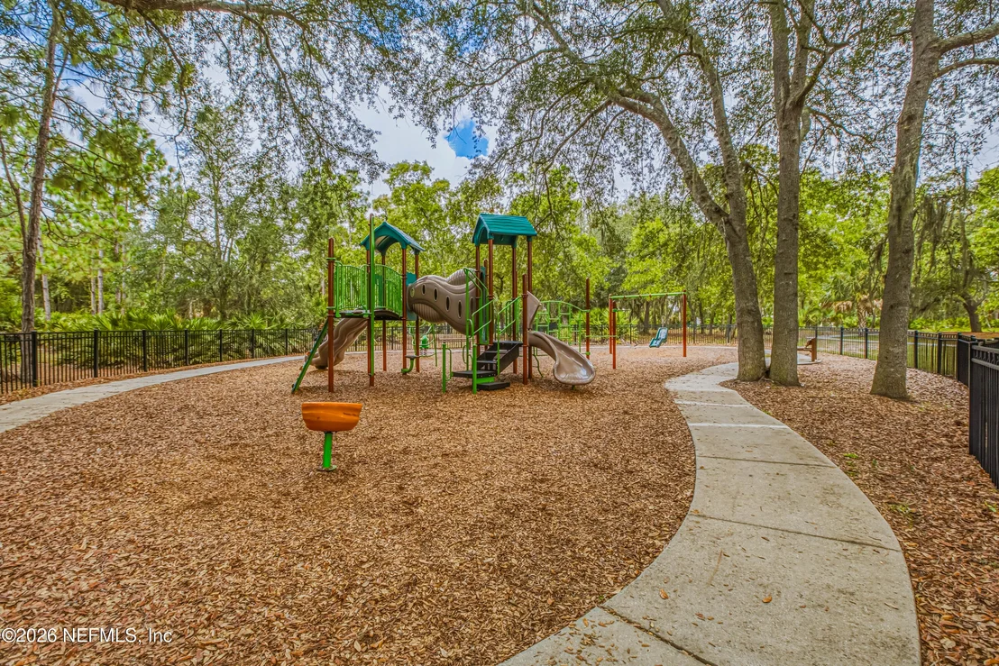 Photo of 95 HOWLAND Drive