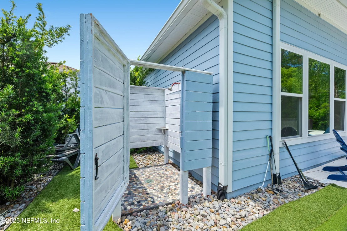 Photo of 162 PARKBLUFF Circle
