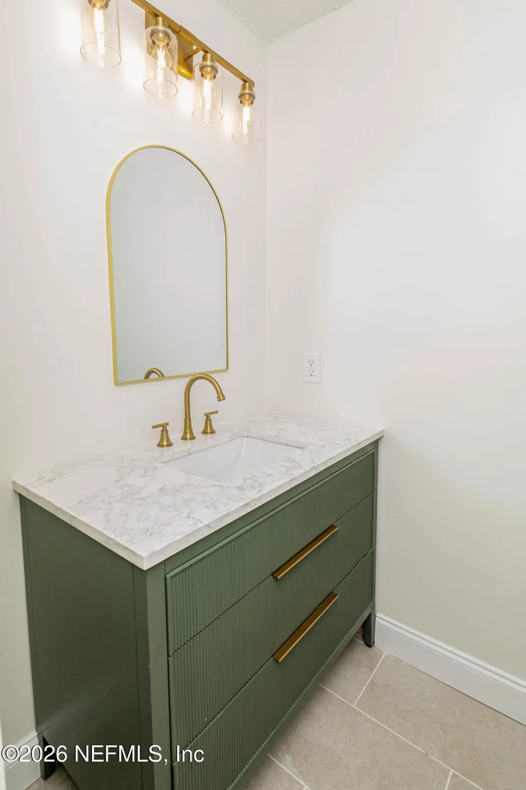 Photo of 6172 MILTONDALE Road