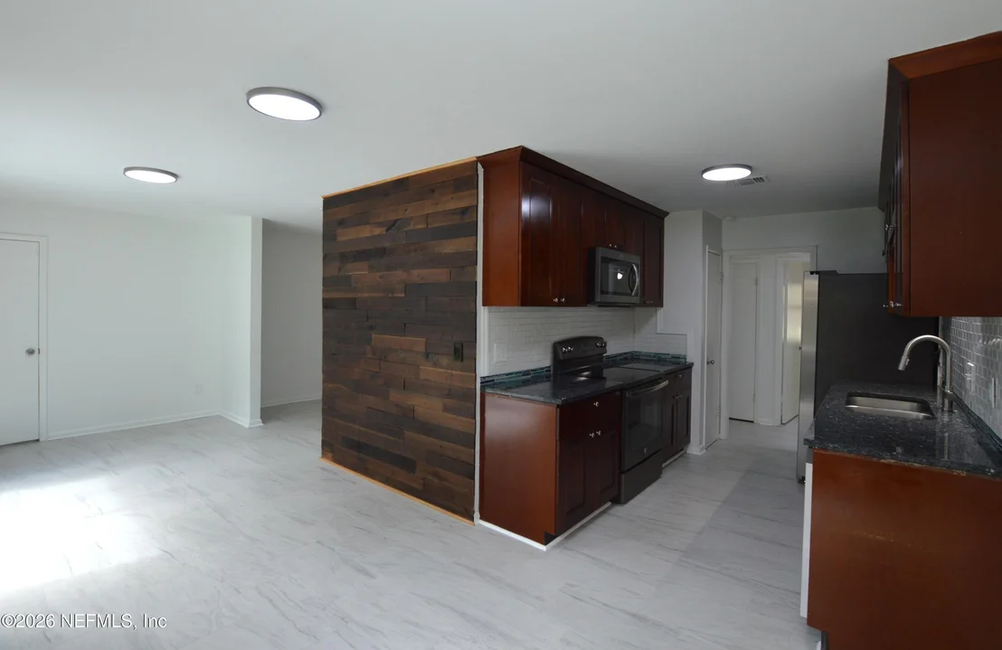 Photo of 2045 DERRINGER Road