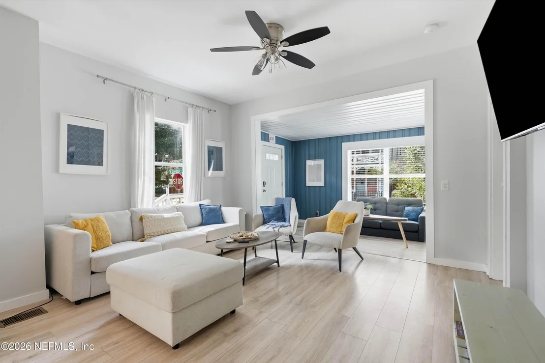 Photo of 110 DE HAVEN Street