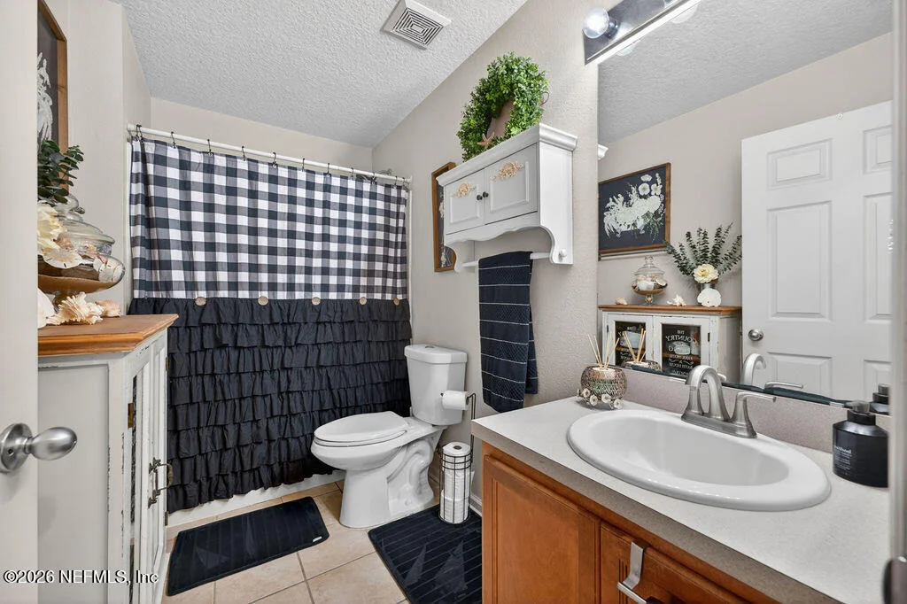 Photo of 504 KNOLLE Court