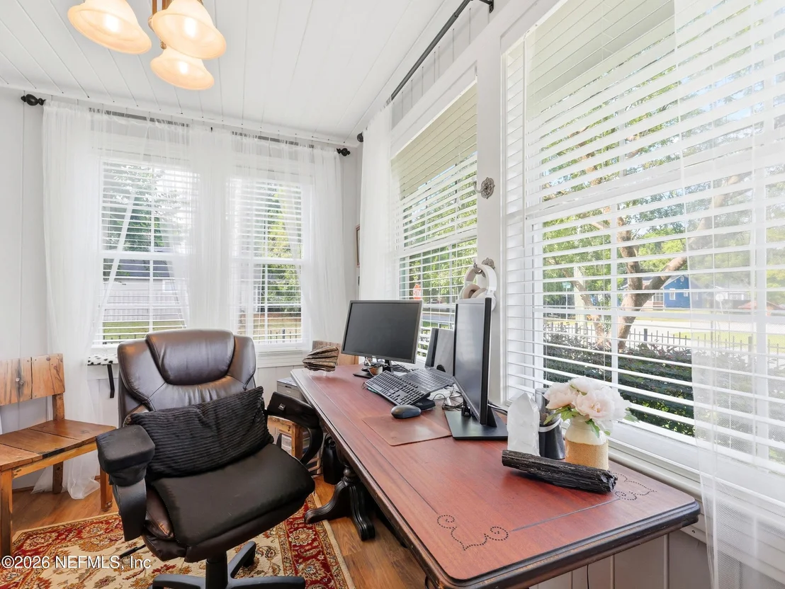 Photo of 2223 BAYVIEW Road