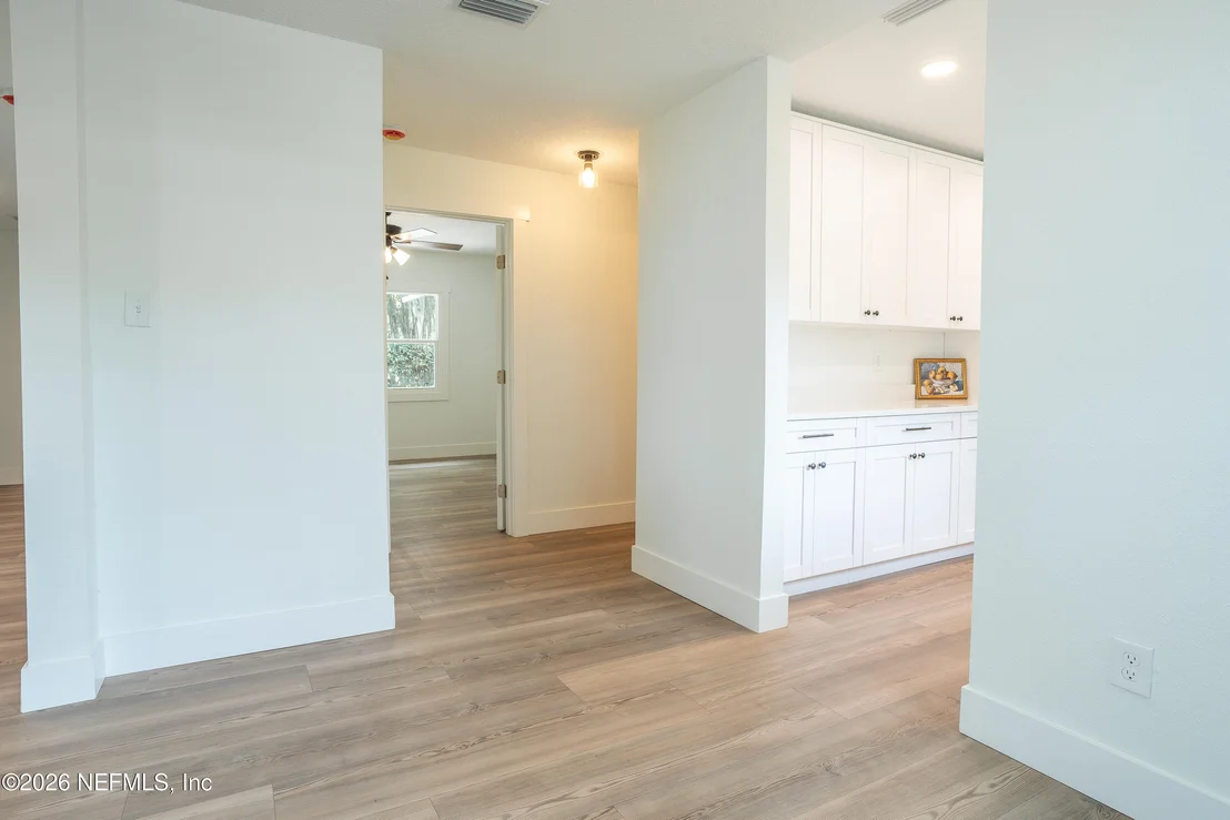 Photo of 1024 RIVER Road
