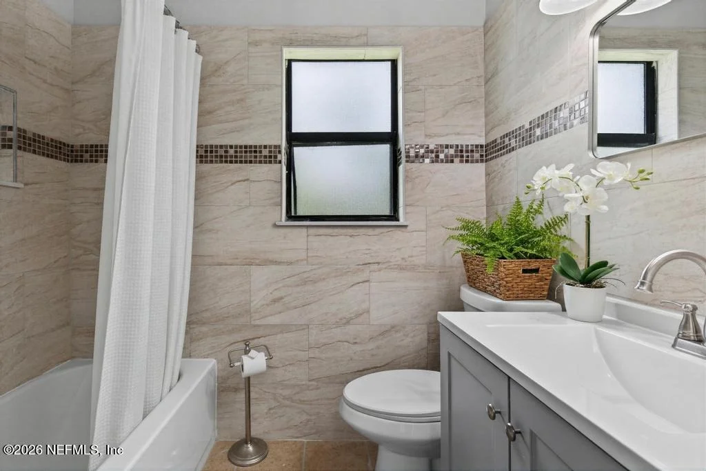 Photo of 1108 LEEDA Drive
