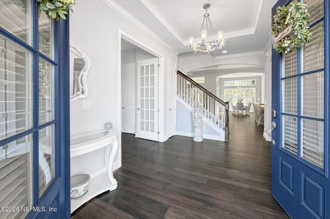 Photo of 195 GLENNEYRE Circle