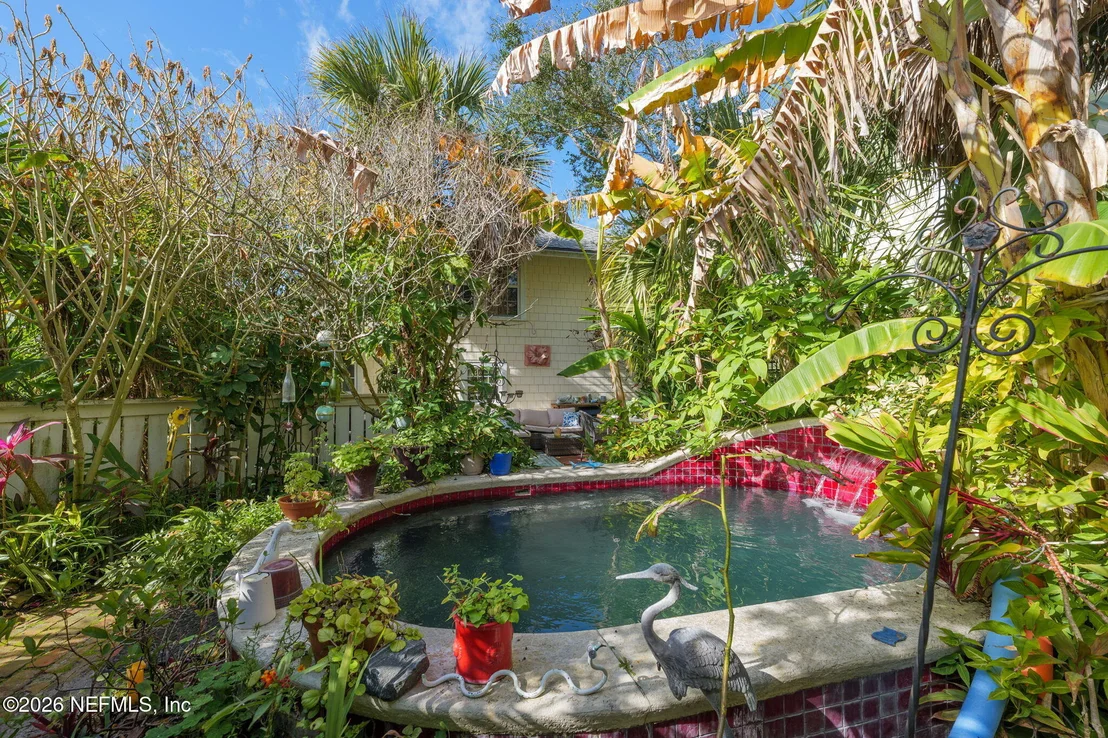 Photo of 211 BEACH Avenue