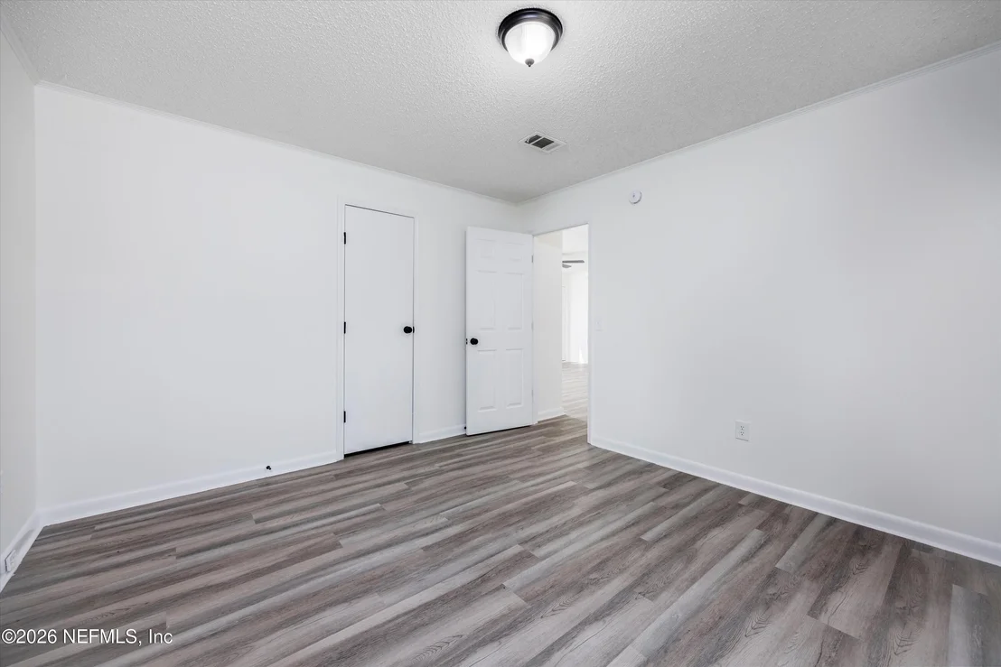 Photo of 900 HELEN Street