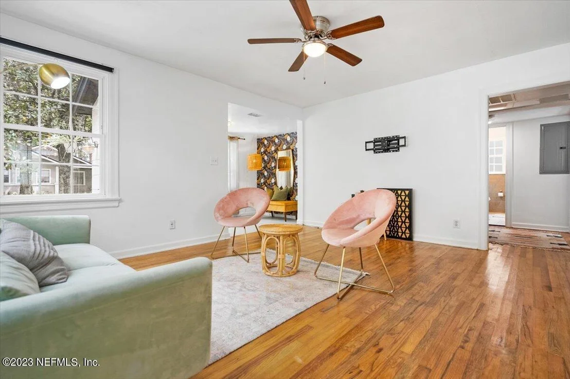 Photo of 4632 CRESCENT Street