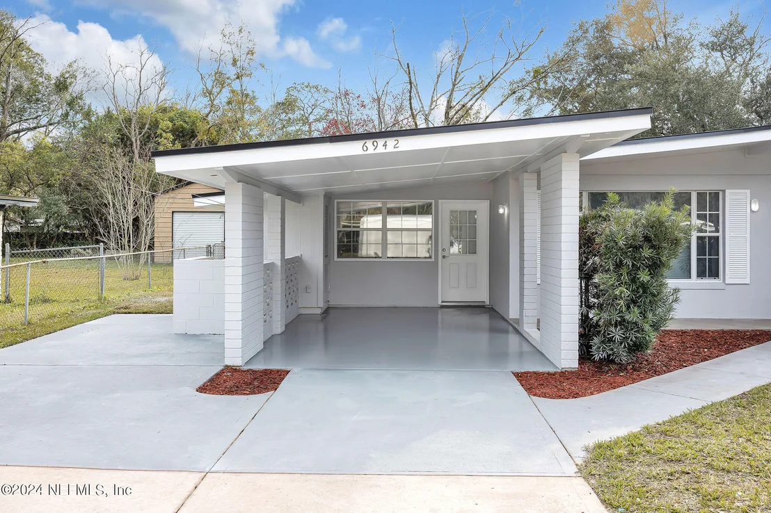Photo of 6942 ROLLO Road