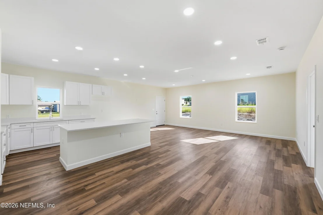 Photo of 115 SIESTA Circle