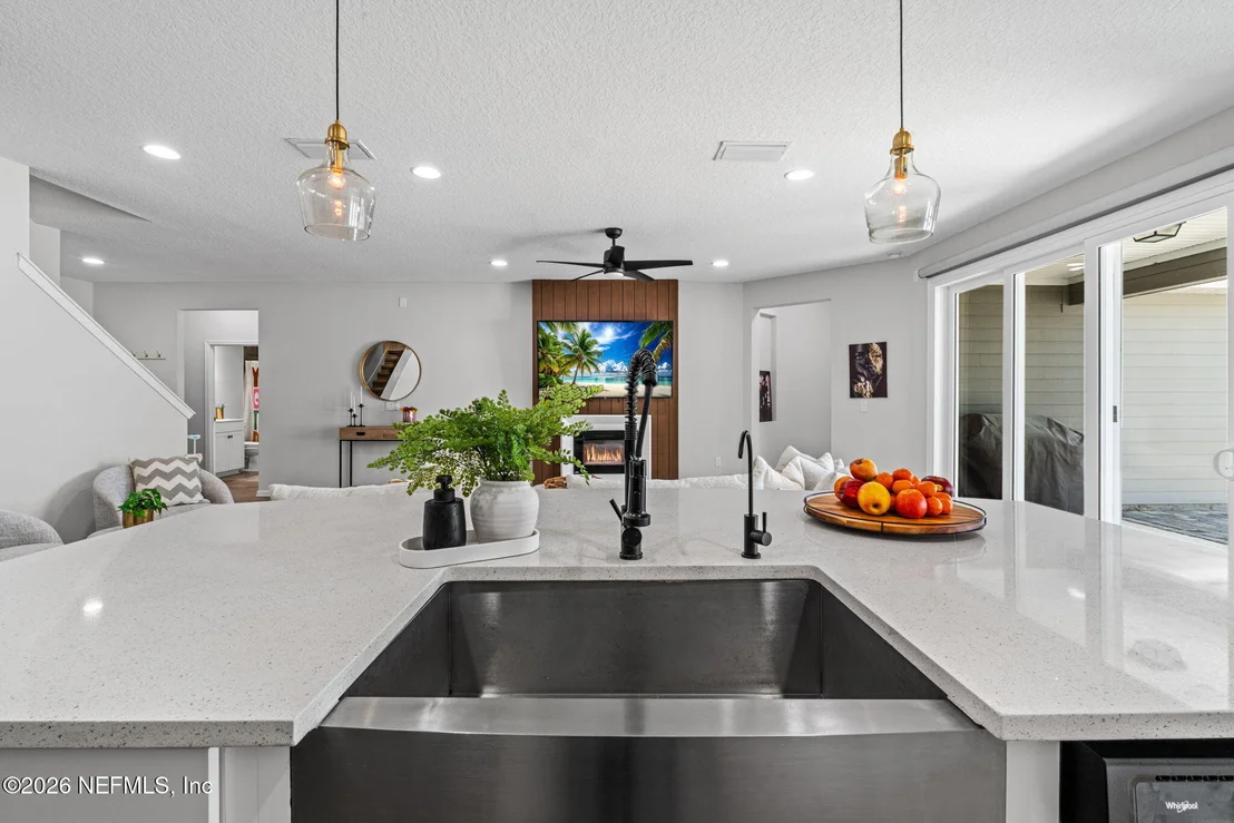 Photo of 637 WATERVALE Drive