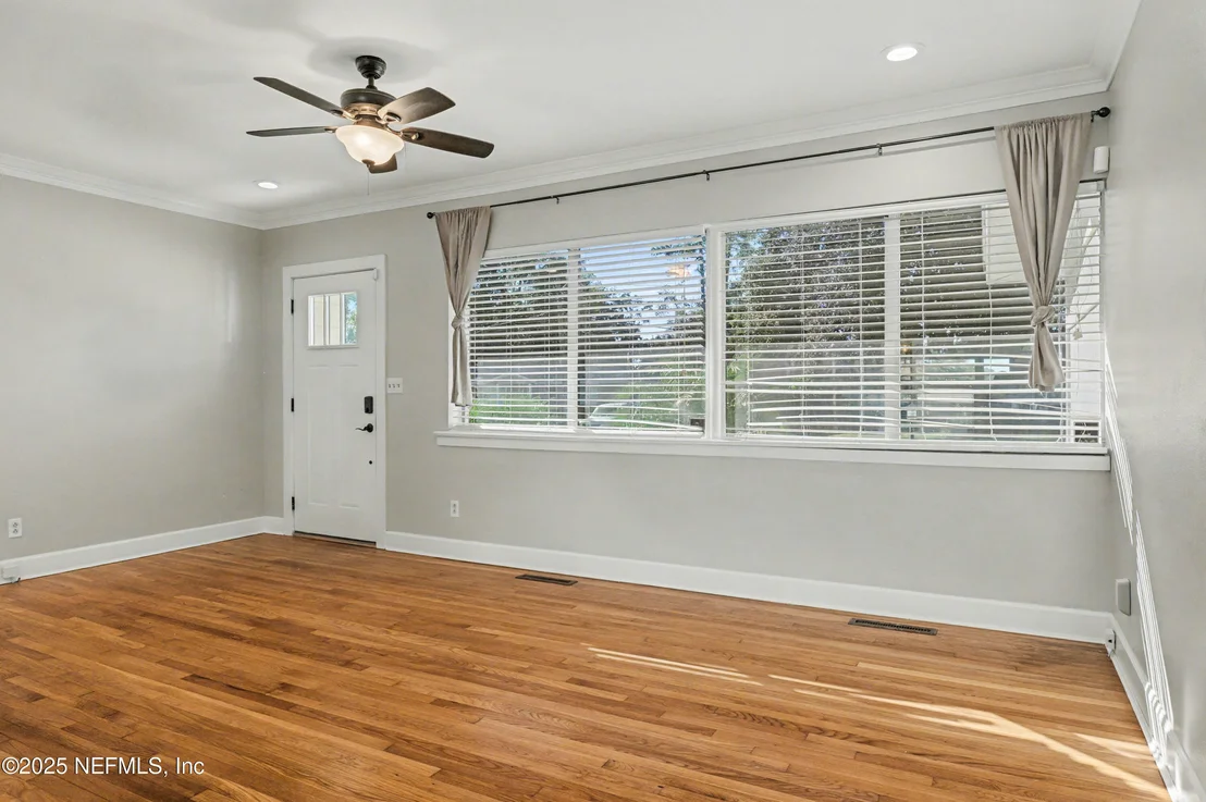 Photo of 2537 BUTTONWOOD Drive