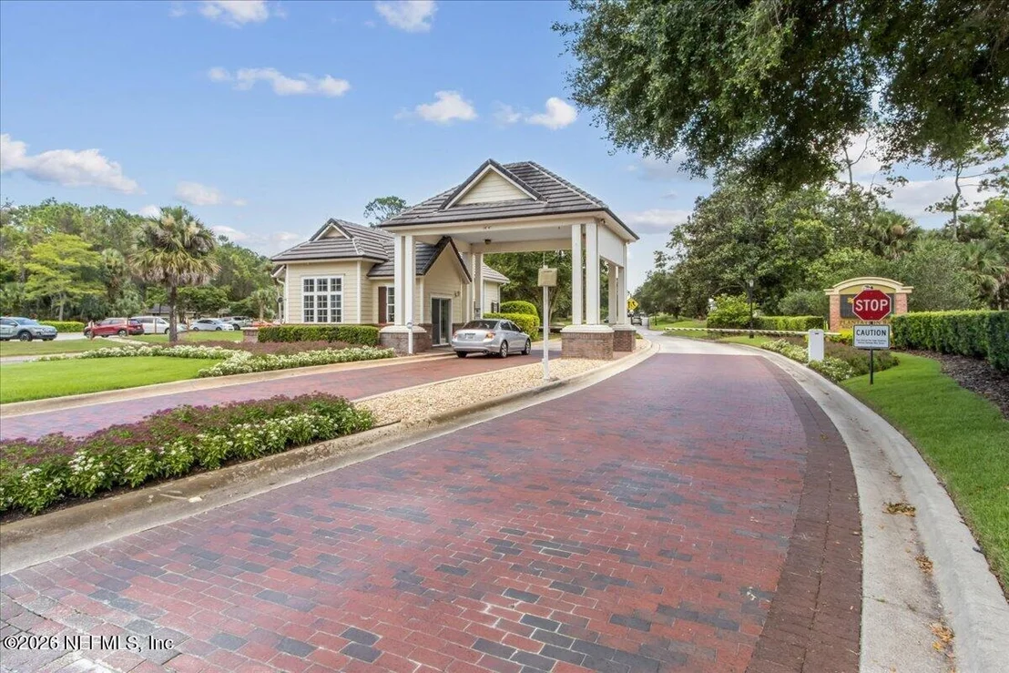 Photo of 205 HEATHERWOOD Court