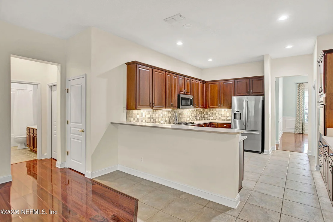 Photo of 1837 FOREST GLEN Way