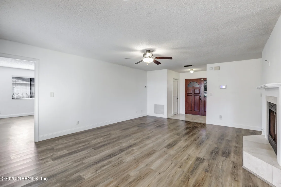 Photo of 111 LOBELIA Road