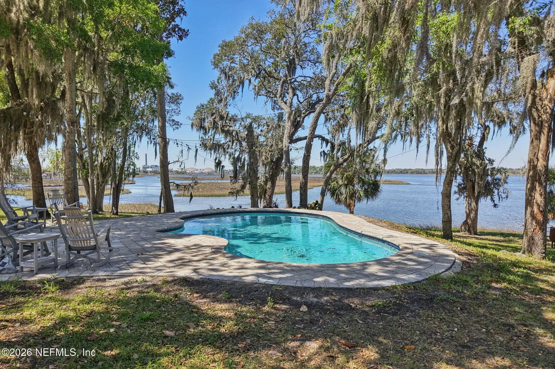 Photo of Unit 17 at 5577 HECKSCHER Drive