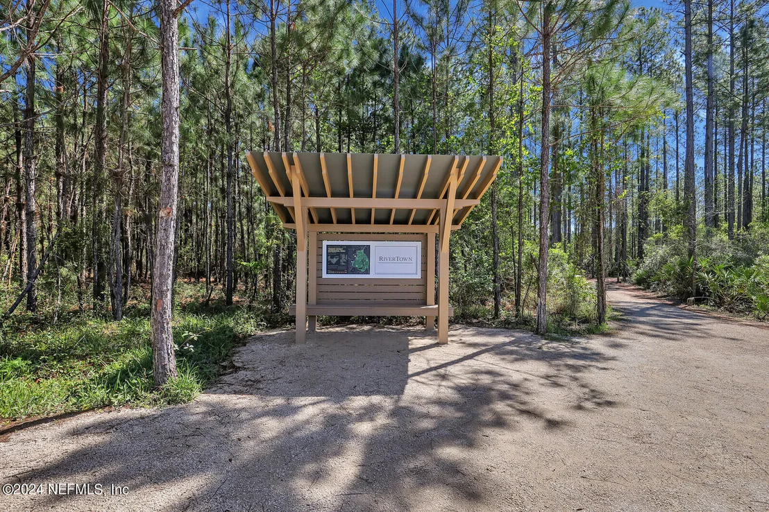 Photo of 595 MEADOW CREEK Drive