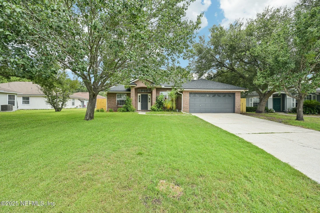 Photo of 8761 REDLEAF Court