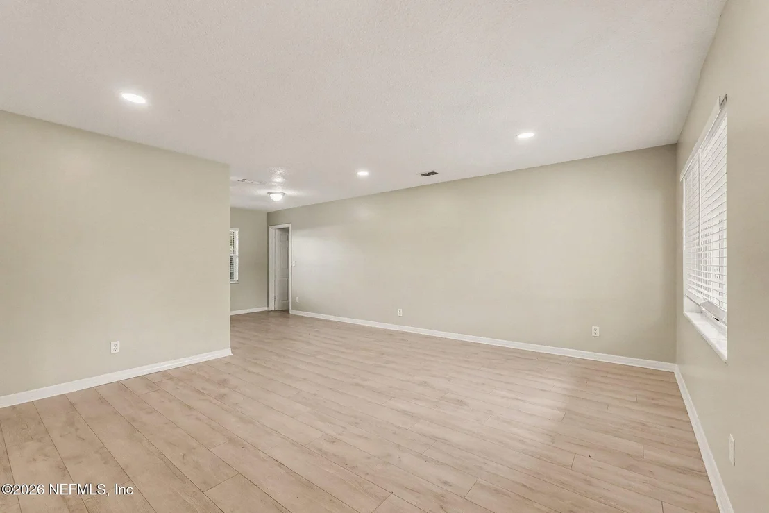 Photo of 6423 SHETLAND Road