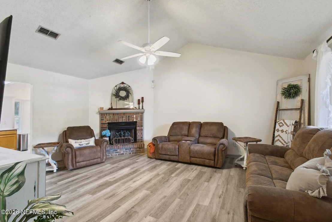 Photo of 2051 CORNELL Road