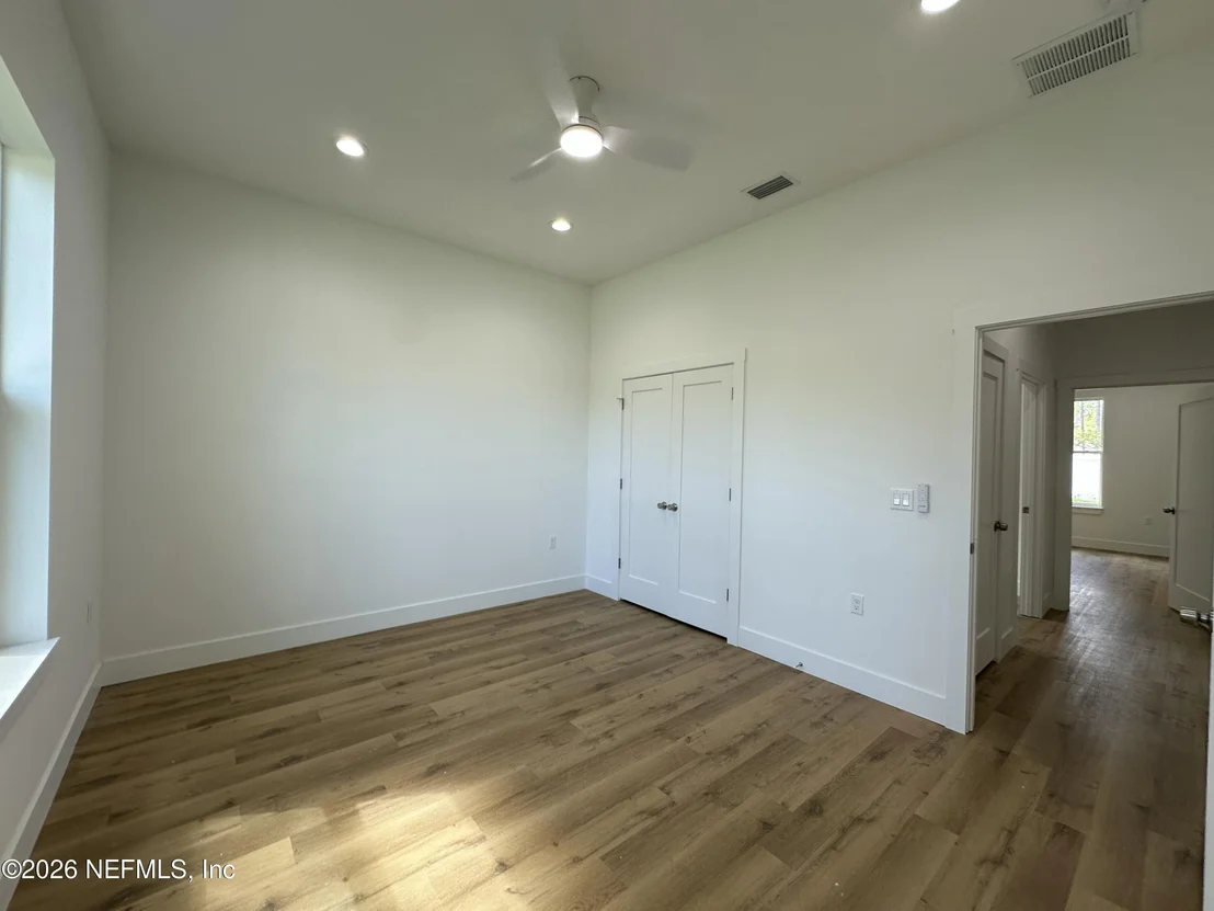 Photo of 57 BARRING Place N