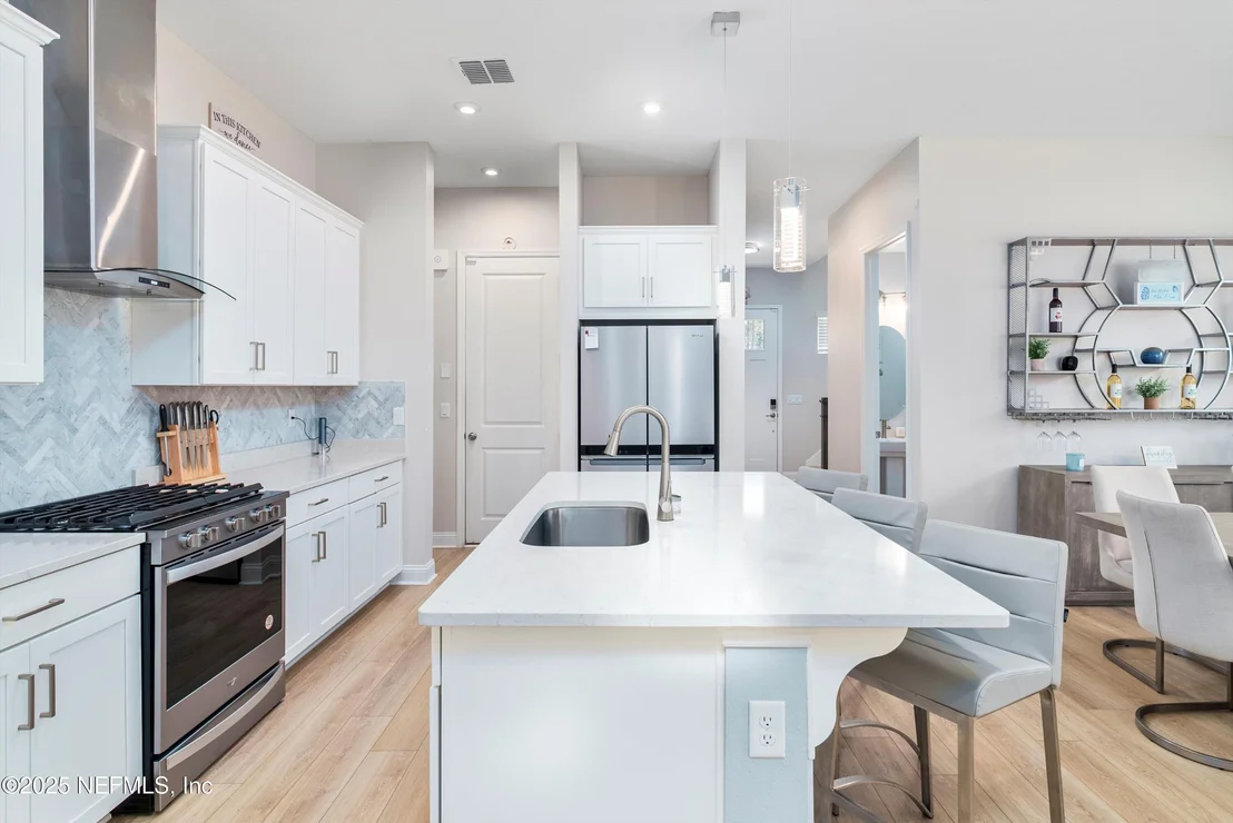 Photo of 231 SILKGRASS Place