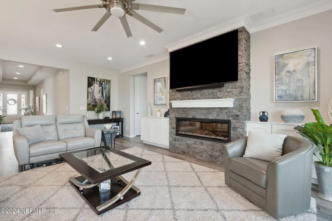 Photo of 85475 FALL RIVER Parkway