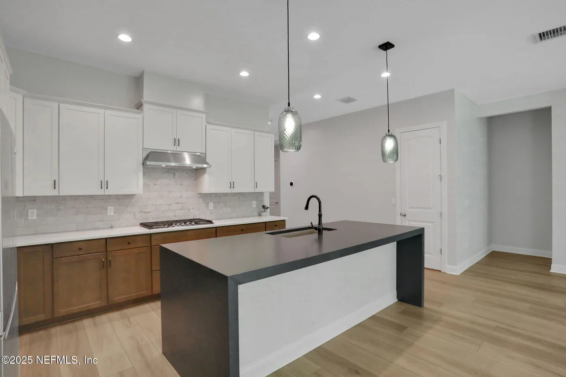 Photo of 10149 FILAMENT Boulevard