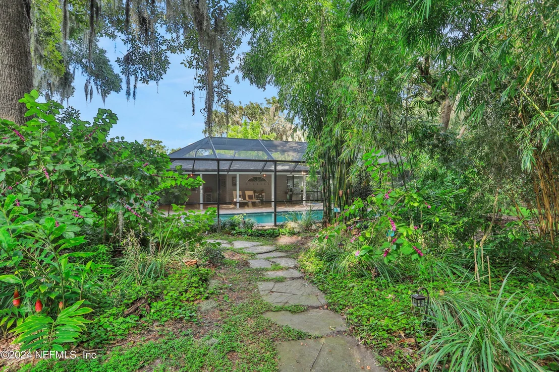 Photo of 6468 RIVER POINT Drive