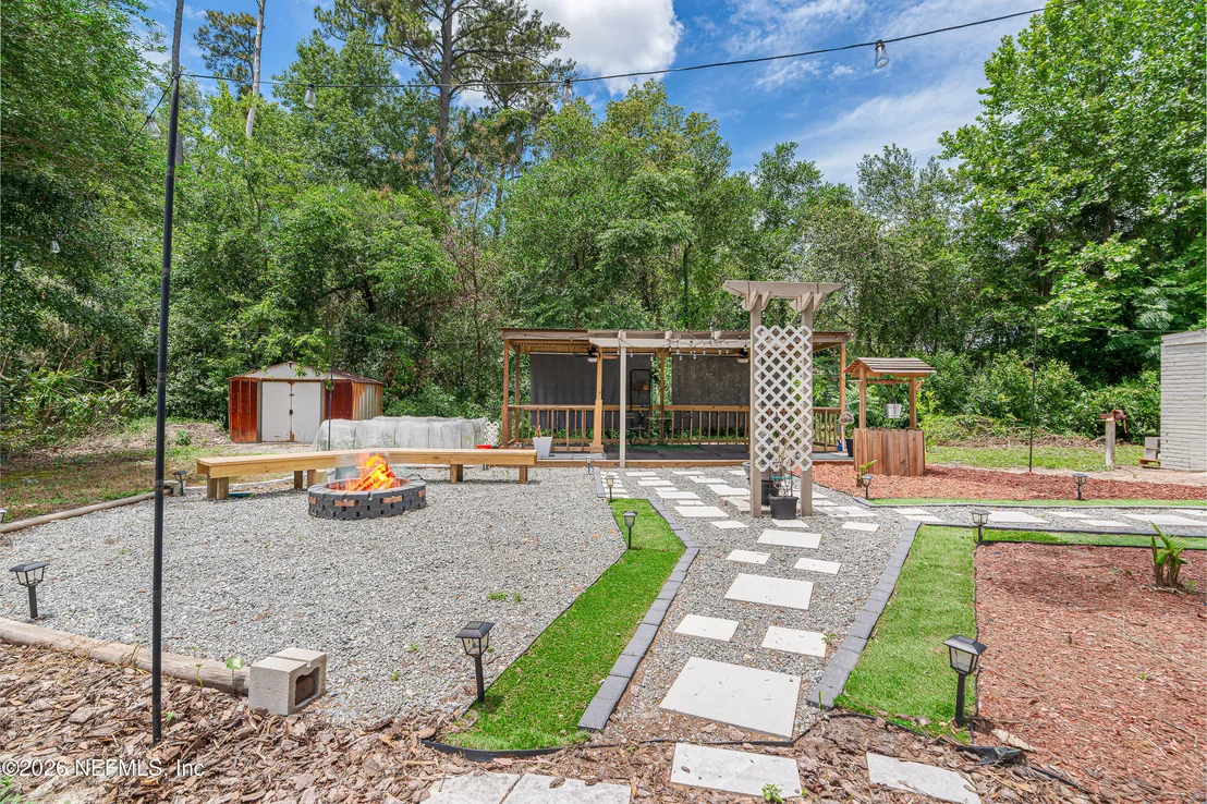 Photo of 6048 BARTRAM Road S