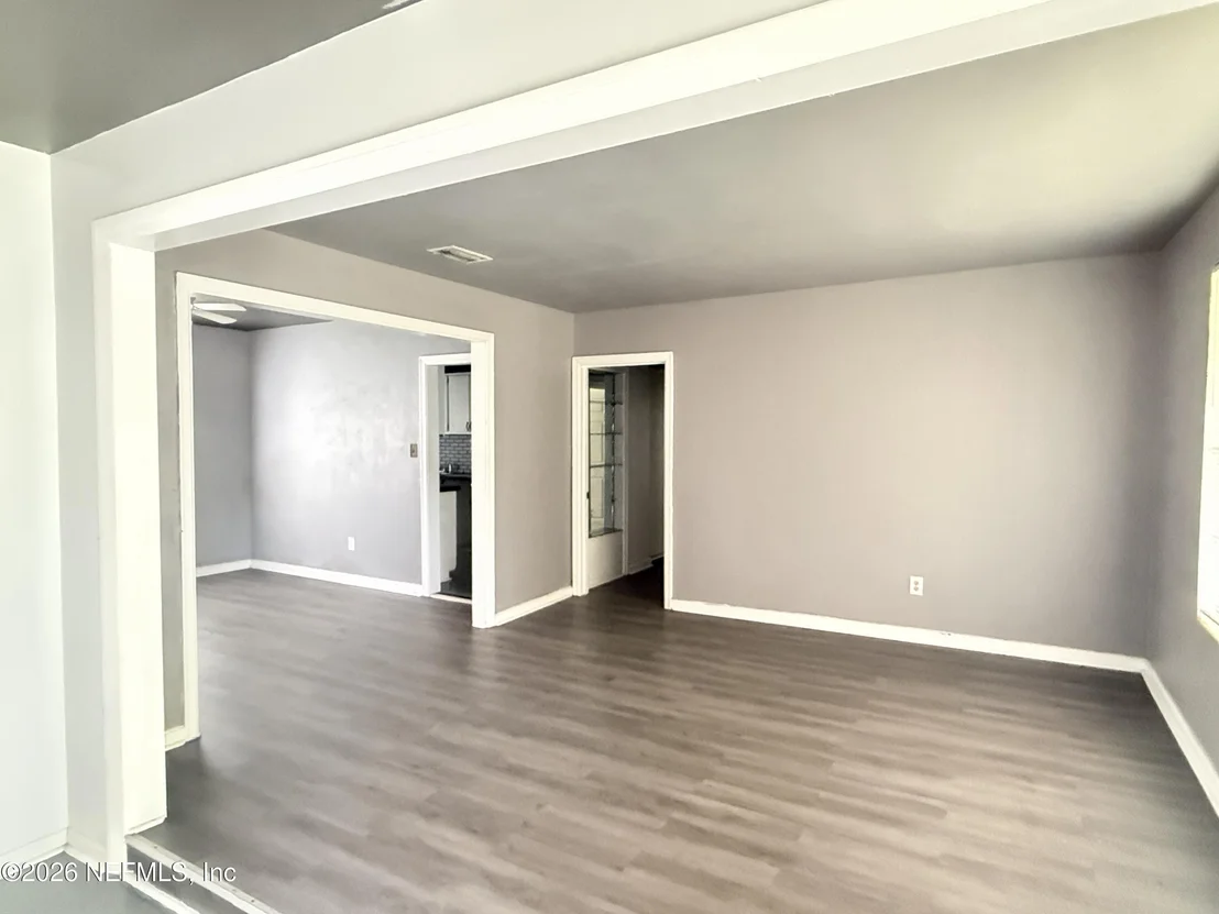 Photo of 8384 DELAWARE Avenue