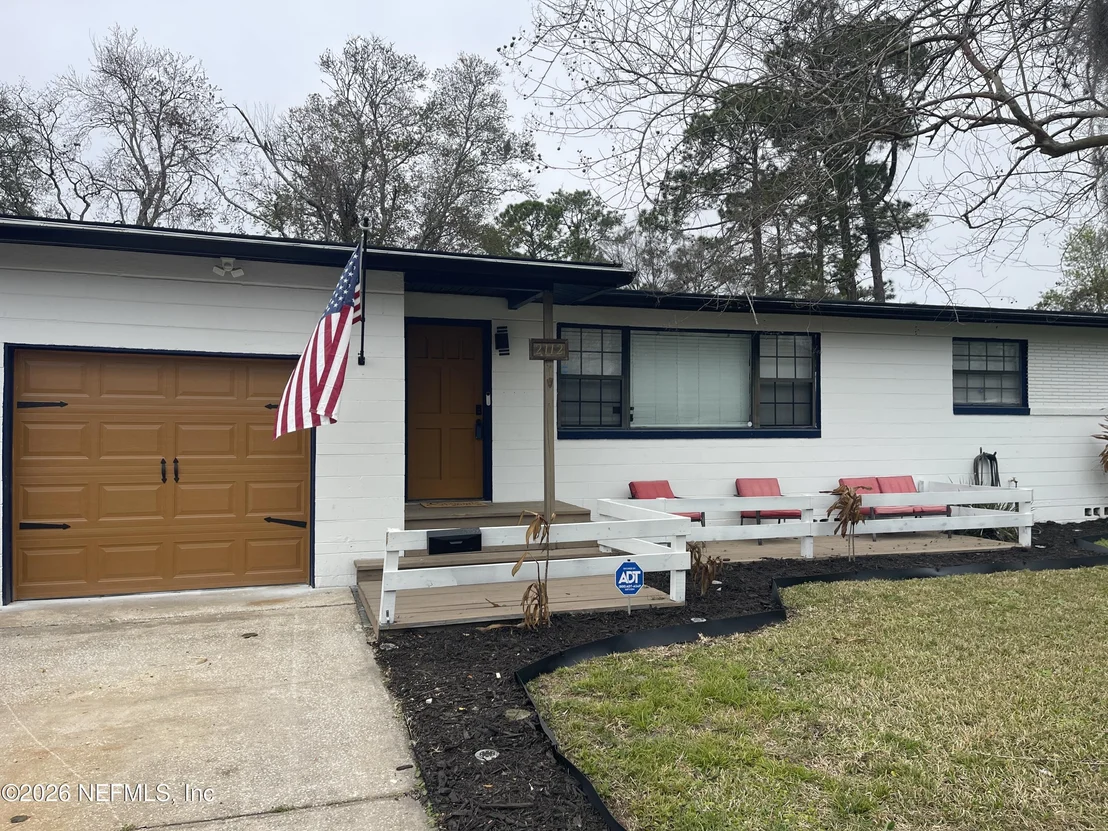 Photo of 2112 DEAN Road