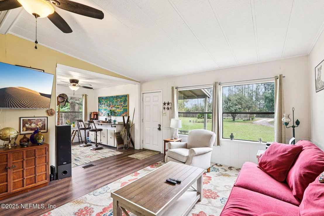 Photo of 8521 COUNTY ROAD 13 N