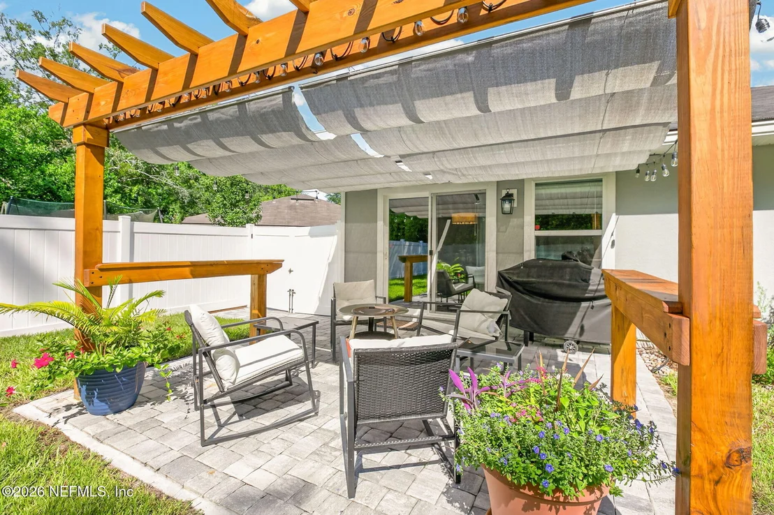 Photo of 6983 LORIS Lane