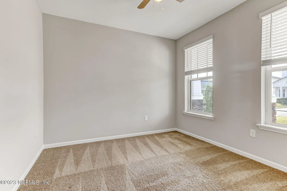 Photo of 152 WINDERMERE Way