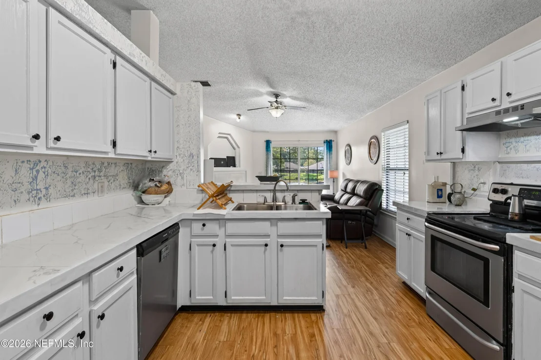 Photo of 1641 SPRING OAKS Lane
