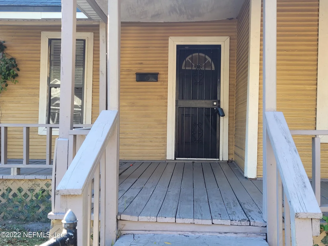 Photo of 1028 DANIEL Street