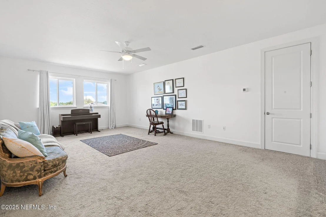 Photo of 63 BRADDOCK Court