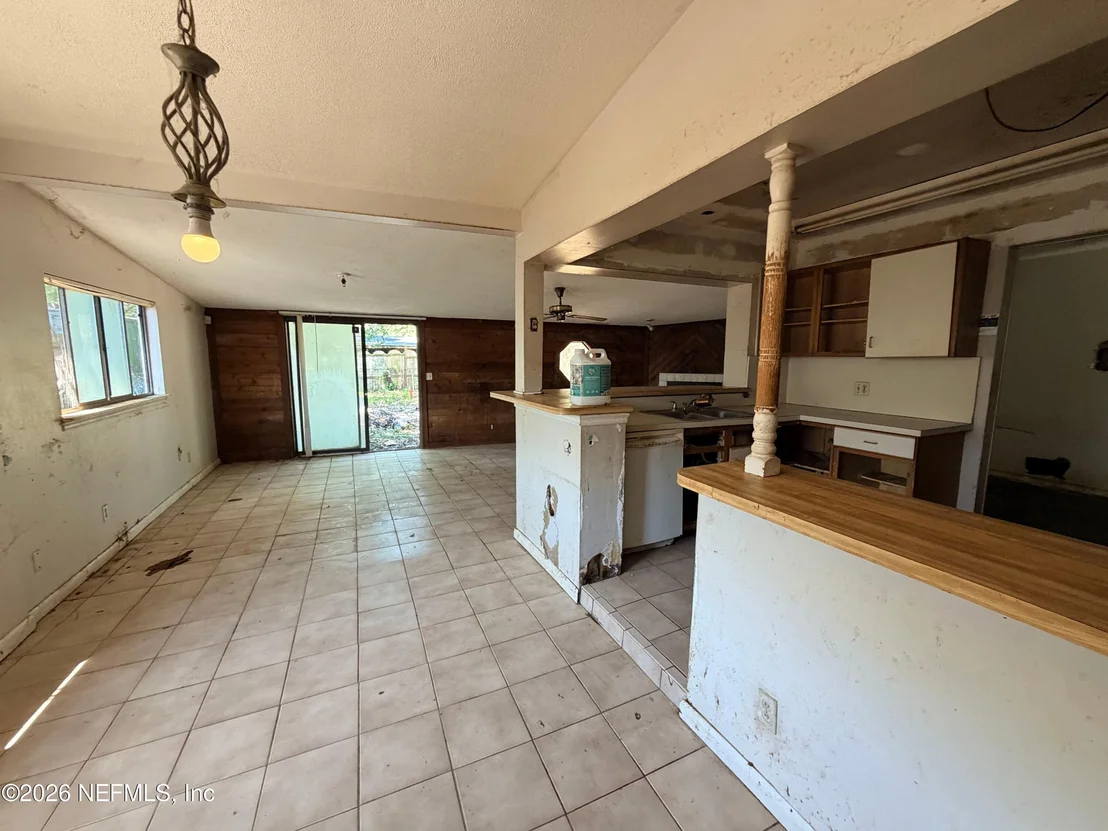 Photo of 1060 LA MARCHE Drive