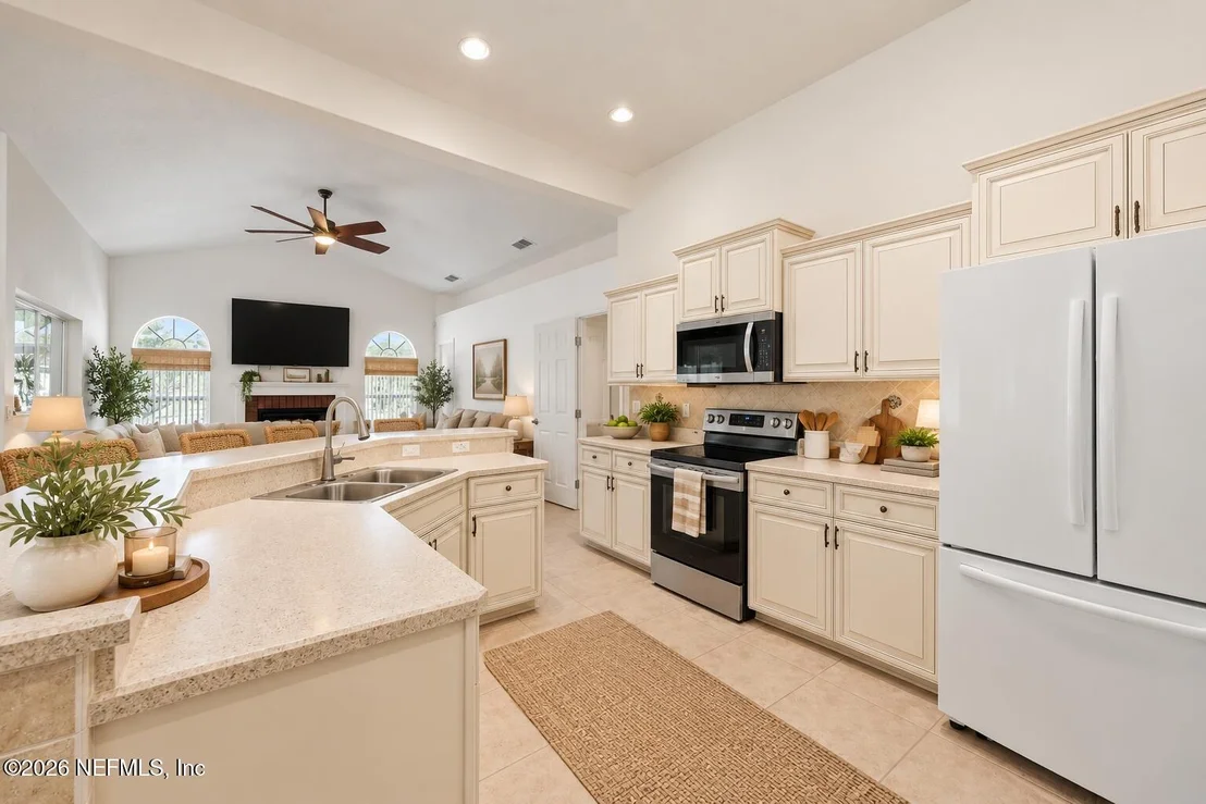 Photo of 8 FIELDSTONE Lane