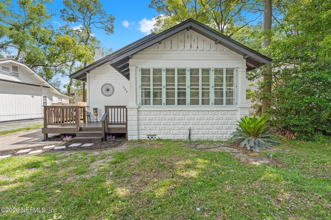 Photo of 593 TALBOT Avenue