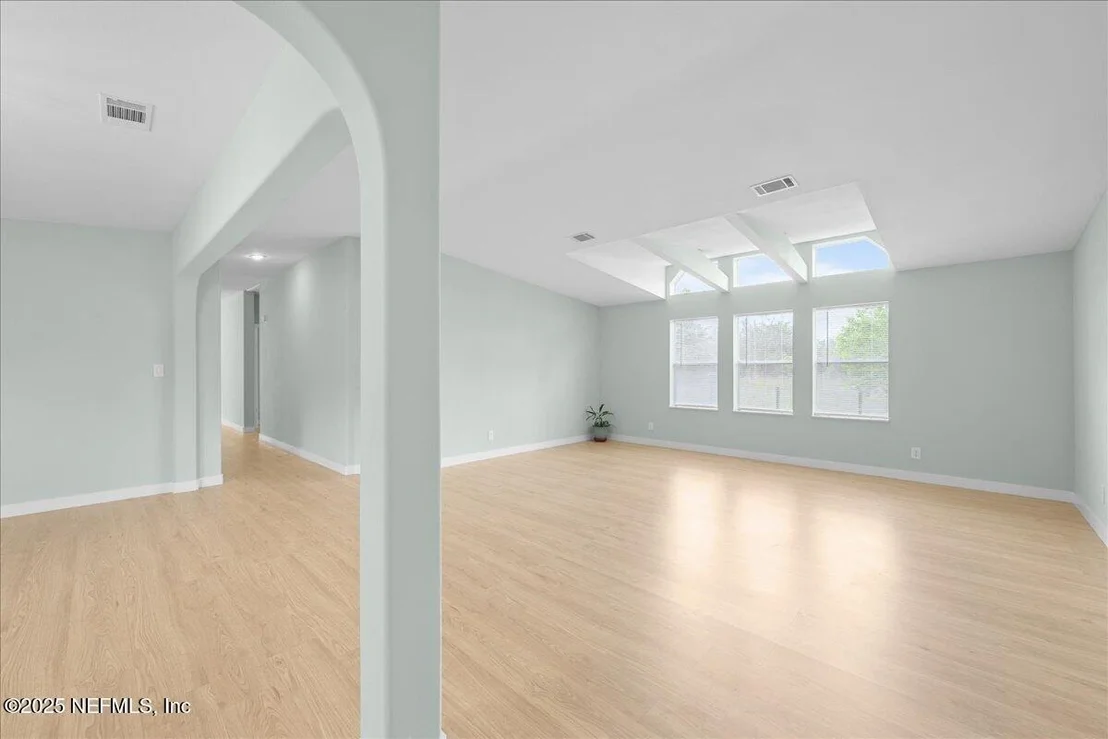 Photo of 725 KITTY Avenue