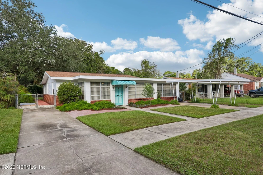 Photo of 2344 BAYVIEW Road