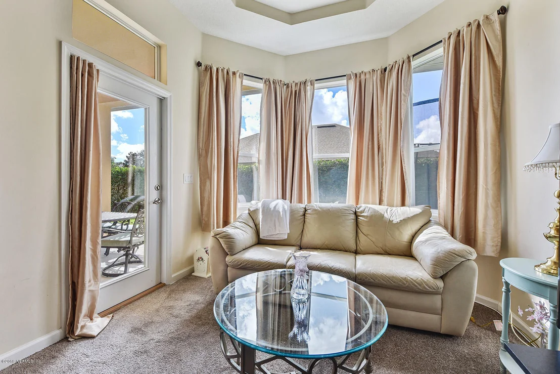 Photo of 290 HOLLAND Drive