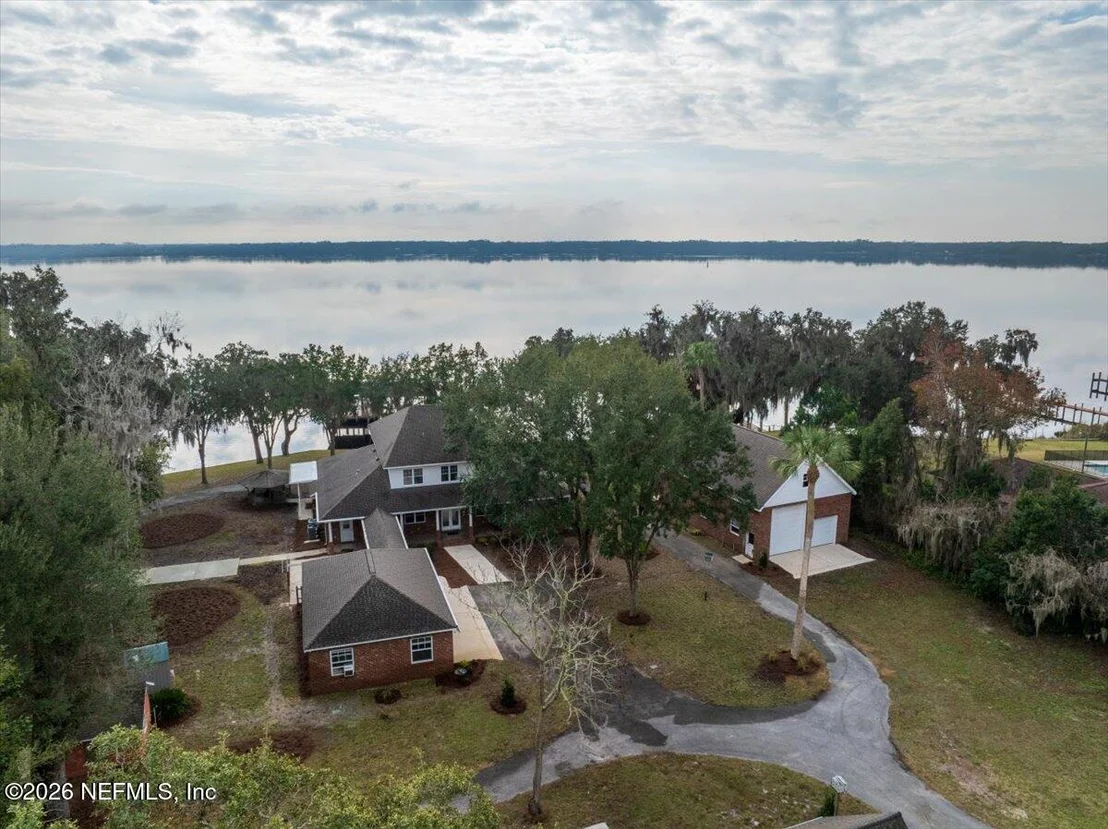 Photo of 533 W RIVER Road