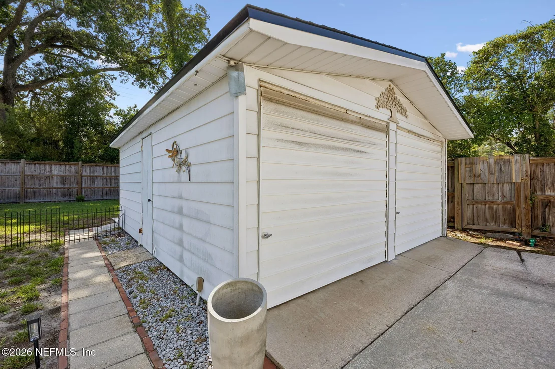 Photo of 1728 MAYVIEW Road