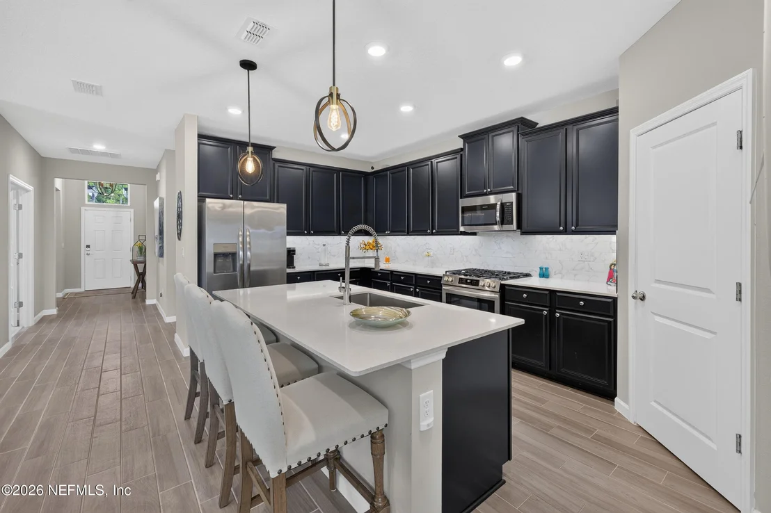 Photo of 75511 PONDSIDE Lane